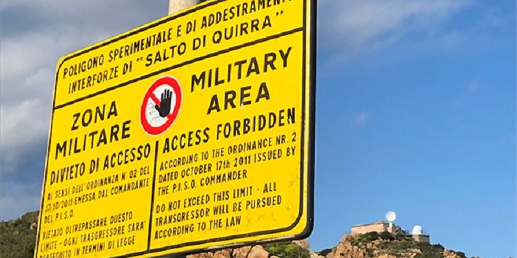 Poligono interforze del Salto di Quirra. Servitù militari e questione sarda