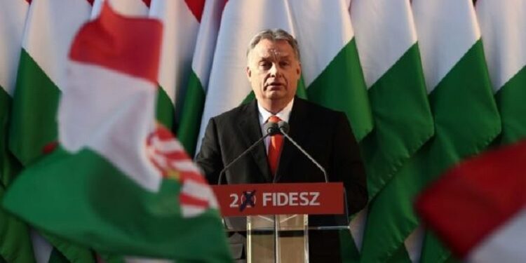 Il Fidesz di Victor Orbán. Una democrazia illiberale e organica?