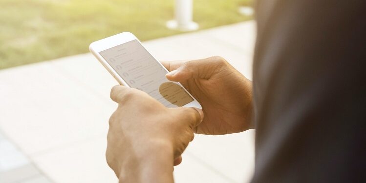 Lo smartphone colonizza il nostro tempo libero