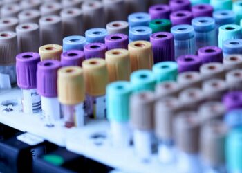 Vaccini e tamponi. Chi rischia cosa?