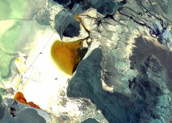 Transizione ecologica? L’altra faccia dei veicoli elettrici: le miniere di litio