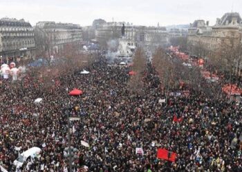 Francia: una lotta straordinaria, sindacale e politica