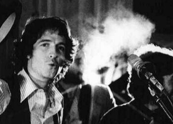 E cantava le canzoni. Contro le traduzioni rassicuranti delle canzoni di Rino Gaetano