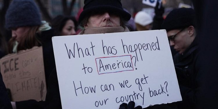 Libertà vs sottomissione. Desiderio di autoritarismo